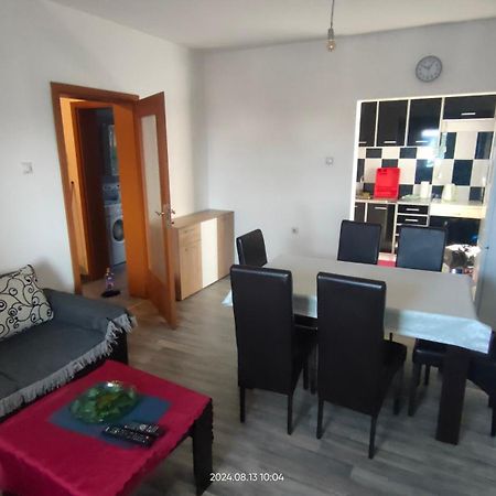 Apartman 72 Bar Bagian luar foto